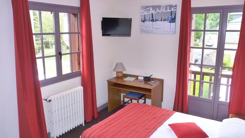 Hotel-Restaurant La P'Tite Auberge Lillebonne Room photo