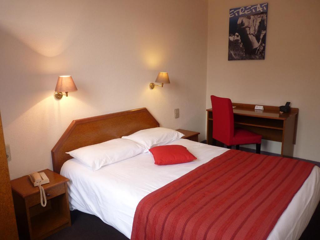Hotel-Restaurant La P'Tite Auberge Lillebonne Room photo